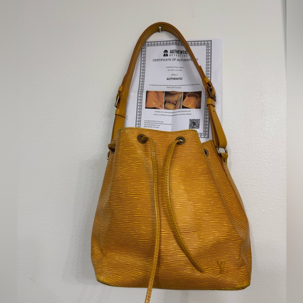 Louis Vuitton Epi Noe with COA - Picture 7 of 16